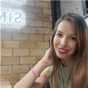 Maestra con un nivel C1 de inglés. Tengo experiencia impartiendo clases desde 2014. Gram., exámenes, pronunciación, conversación